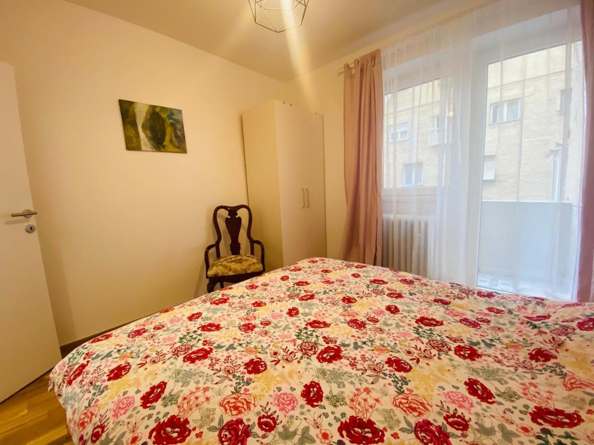 Uptown Girl Apartment เบลเกรด ภายนอก รูปภาพ