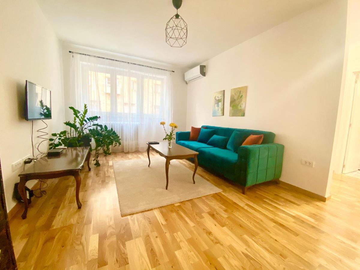 Uptown Girl Apartment เบลเกรด ภายนอก รูปภาพ